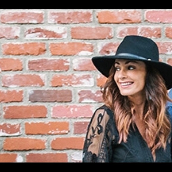 Meet your Posher, Traci - Picture 1 of 1